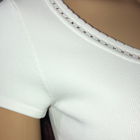 Gorgeous lots of style Body skimming Dress. - Picture 3 of 8